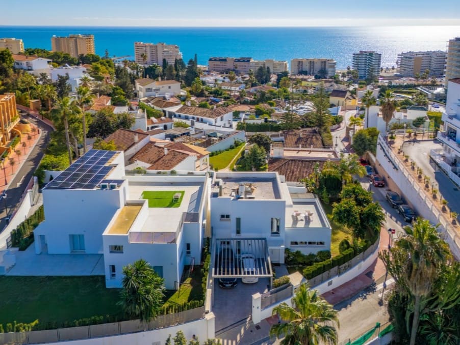5 bedroom Villa for sale in Fuengirola with pool garage - € 1,380,000 (Ref: 9770355)