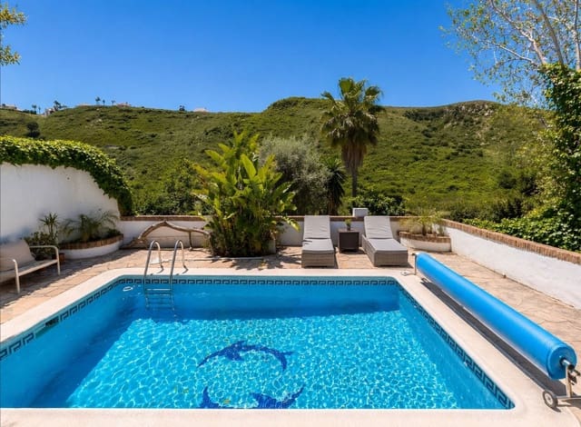 3 soveværelse Villa til salg i Manilva med swimmingpool garage - € 430.000 (Ref: 9780262)