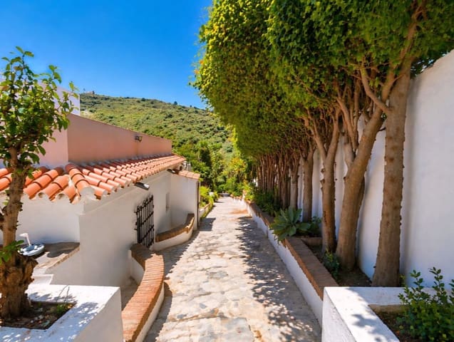 3 soveværelse Villa til salg i Manilva med swimmingpool garage - € 430.000 (Ref: 9780262)