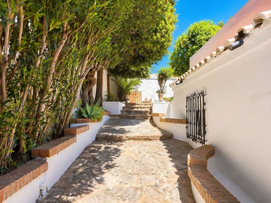 3 soverom Villa til salgs i Manilva med svømmebasseng garasje - € 430 000 (Ref: 9780262)