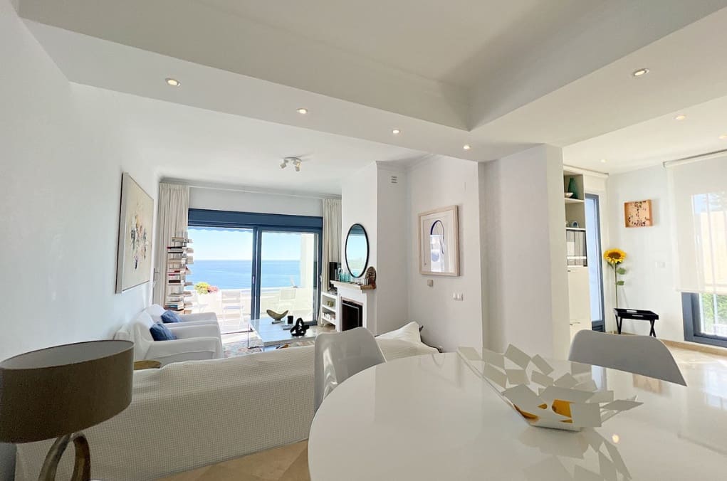 3 chambre Villa/Maison Semi-Mitoyenne à vendre à La Alcaidesa avec piscine garage - 875 000 € (Ref: 9788204)