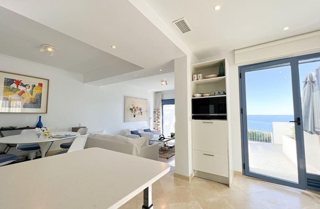 3 chambre Villa/Maison Semi-Mitoyenne à vendre à La Alcaidesa avec piscine garage - 875 000 € (Ref: 9788204)