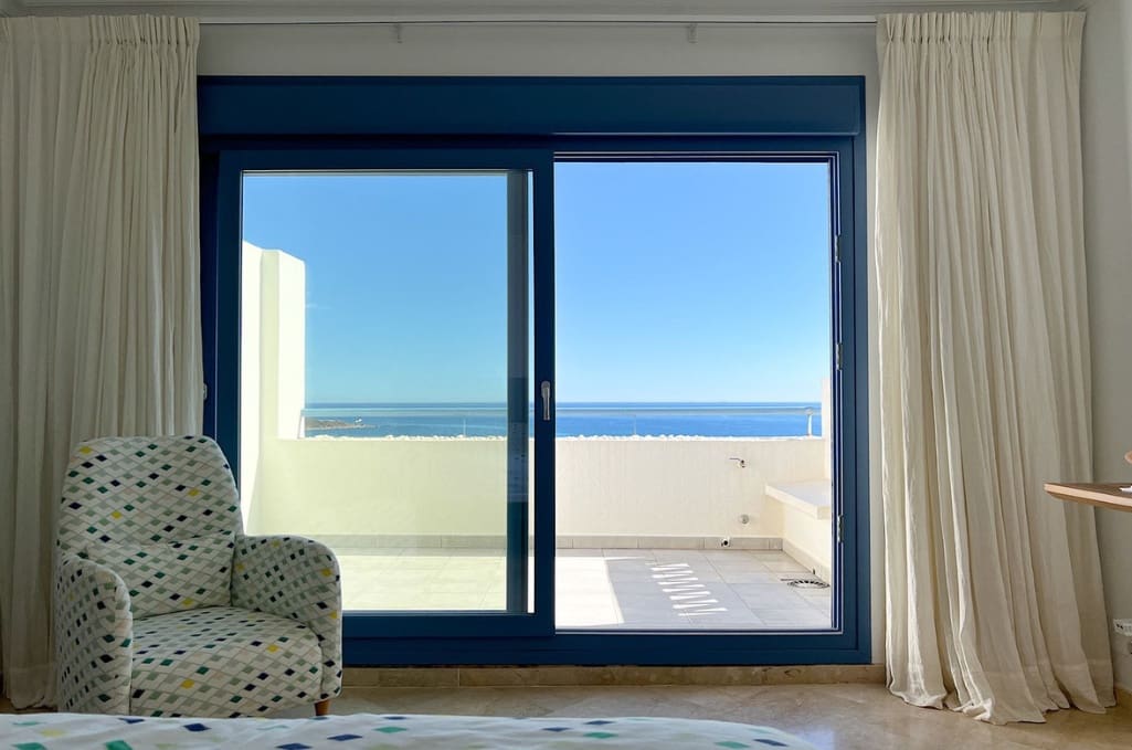 3 chambre Villa/Maison Semi-Mitoyenne à vendre à La Alcaidesa avec piscine garage - 875 000 € (Ref: 9788204)