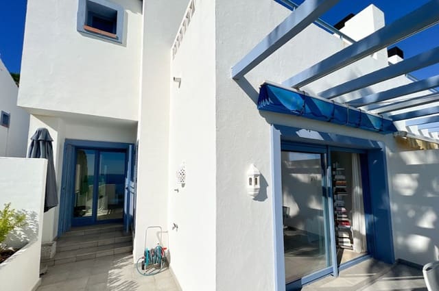 3 sypialnia Dom blizniak na sprzedaż w La Alcaidesa z basenem garażem - 875 000 € (Ref: 9788204)