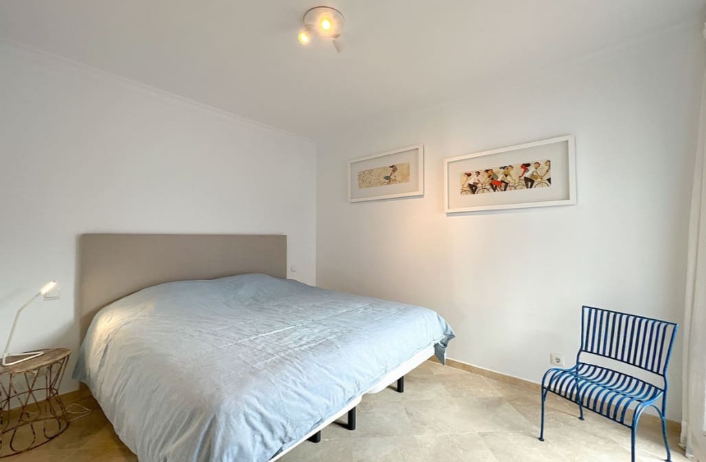 3 chambre Villa/Maison Semi-Mitoyenne à vendre à La Alcaidesa avec piscine garage - 875 000 € (Ref: 9788204)