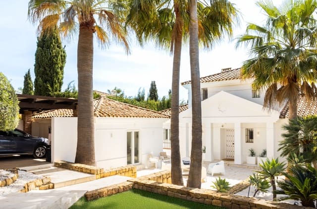 Chalet de 3 habitaciones en Sotogrande, San Roque en venta con piscina garaje - 1.795.000 € (Ref: 9800565)