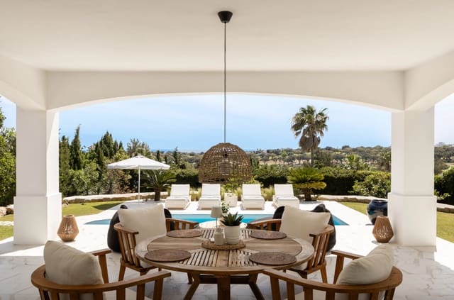 Chalet de 3 habitaciones en Sotogrande, San Roque en venta con piscina garaje - 1.795.000 € (Ref: 9800565)