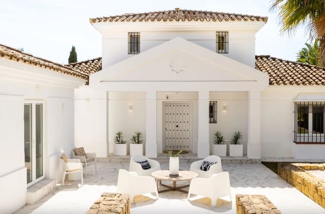 Chalet de 3 habitaciones en Sotogrande, San Roque en venta con piscina garaje - 1.795.000 € (Ref: 9800565)