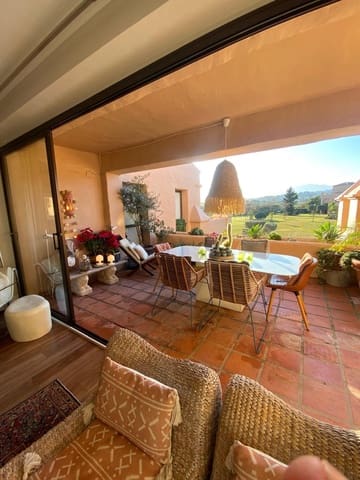 3 soveværelse Penthouse til salg i El Paraiso, Estepona med swimmingpool - € 835.000 (Ref: 9800566)