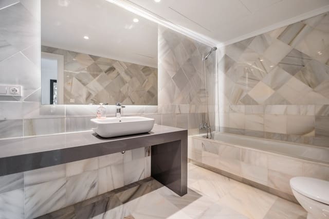 2 soveværelse Lejlighed til salg i Benahavís med swimmingpool garage - € 675.000 (Ref: 9800568)