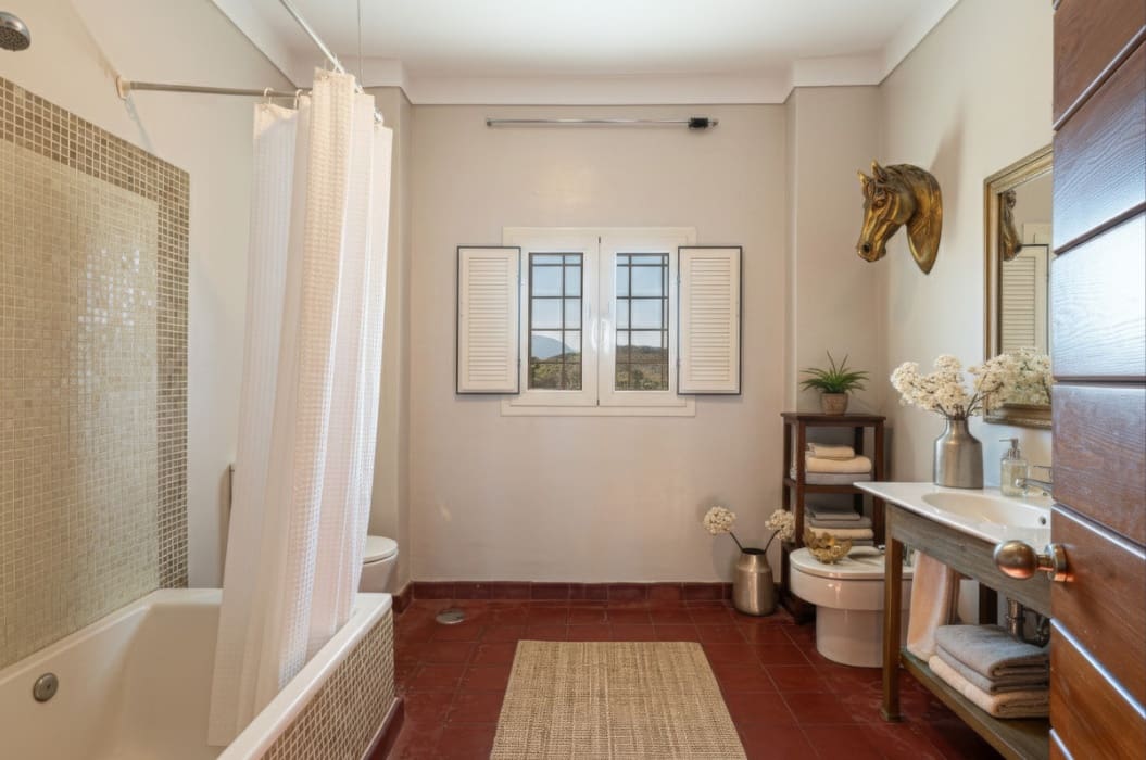 4 bedroom Villa for sale in Archidona with pool garage - € 519,000 (Ref: 9801274)