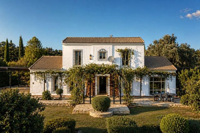 4 slaapkamer Villa te koop in Archidona met zwembad garage - € 519.000 (Ref: 9801274)