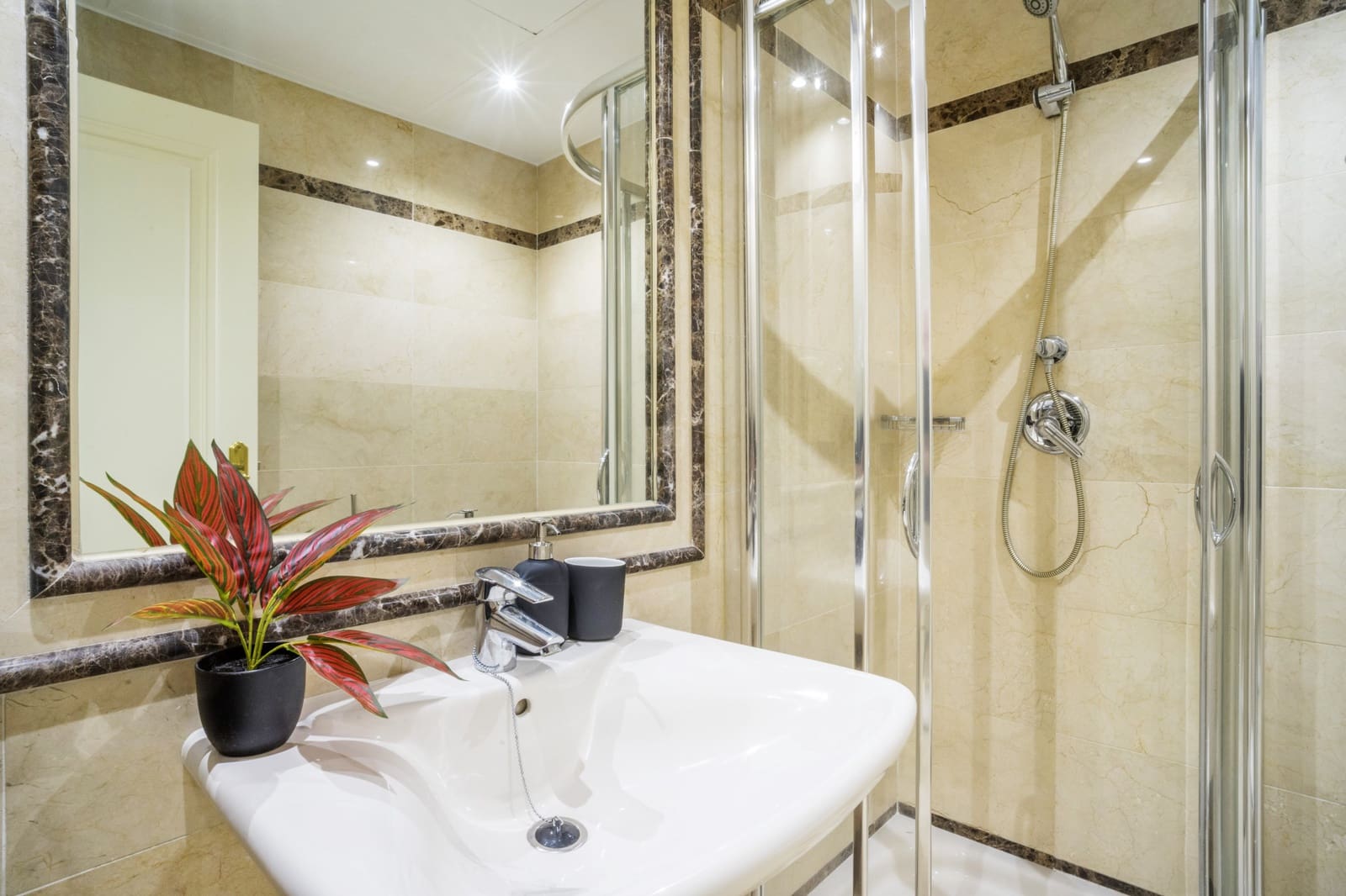 3 Zimmer Apartment zu verkaufen in Golden Mile mit Pool Garage - 925.000 € (Ref: 9801275)