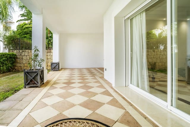 3 soveværelse Lejlighed til salg i Golden Mile, Marbella med swimmingpool garage - € 925.000 (Ref: 9801275)