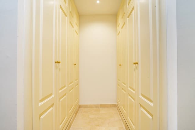 3 soveværelse Lejlighed til salg i Golden Mile, Marbella med swimmingpool garage - € 925.000 (Ref: 9801275)
