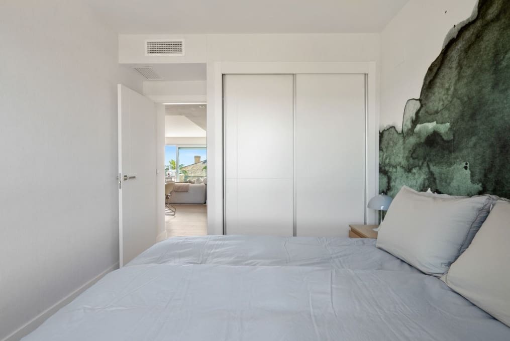 3 chambre Penthouse à vendre à Sotogrande avec piscine garage - 990 000 € (Ref: 9801276)