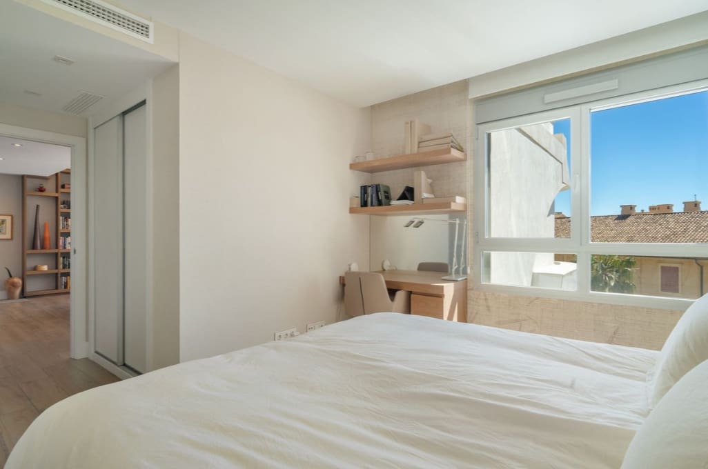 3 chambre Penthouse à vendre à Sotogrande avec piscine garage - 990 000 € (Ref: 9801276)