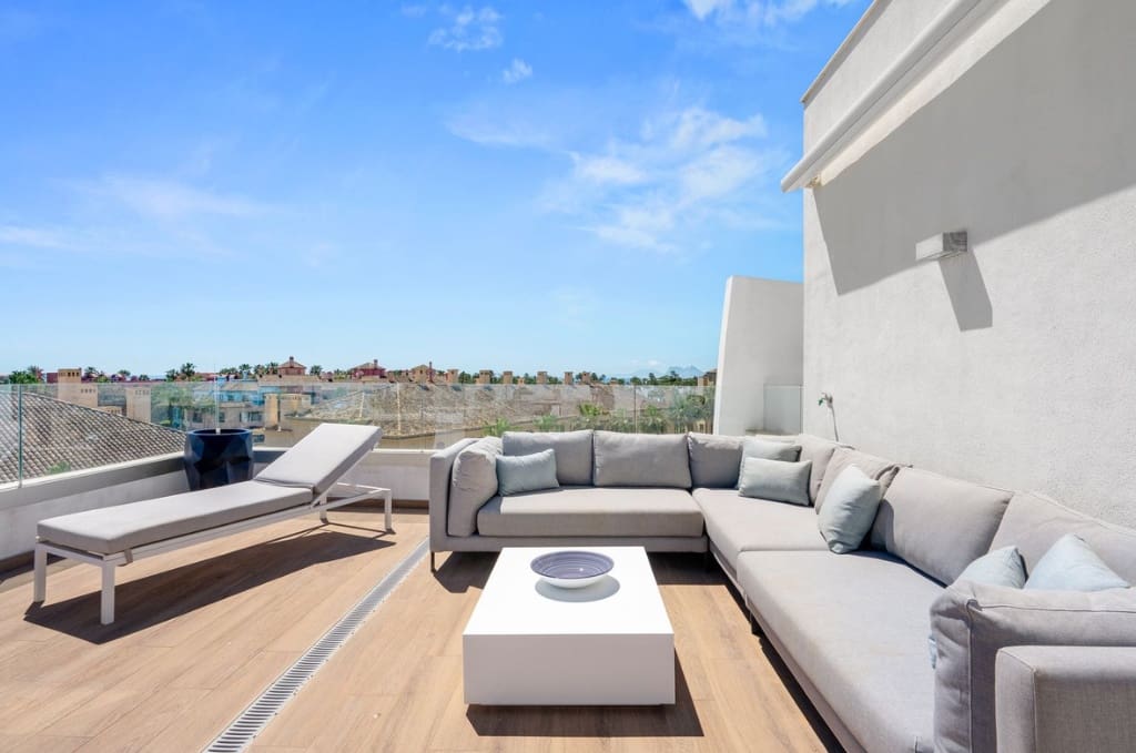 3 chambre Penthouse à vendre à Sotogrande avec piscine garage - 990 000 € (Ref: 9801276)