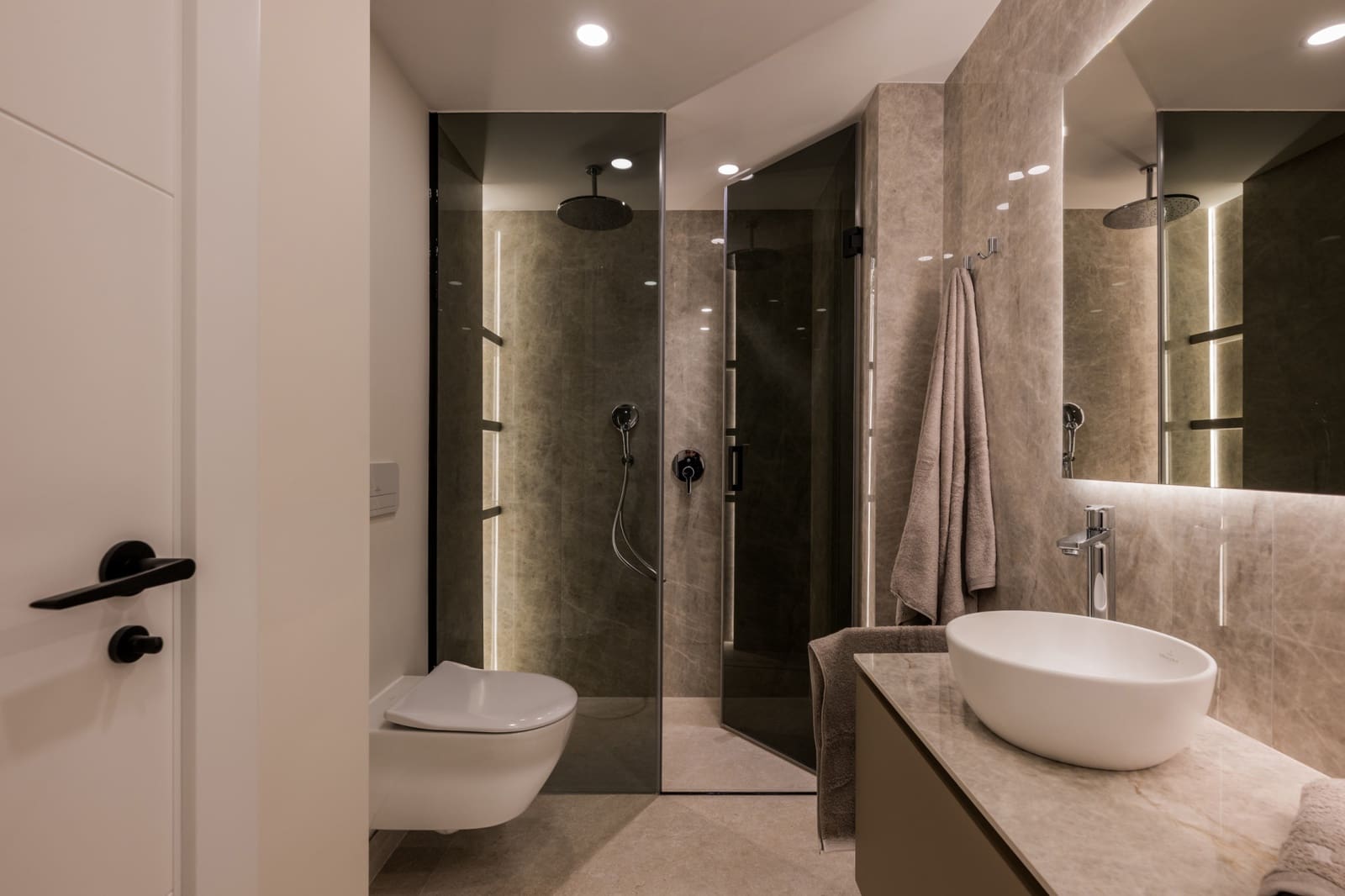 3 bedroom Apartment for sale in Marbella with pool garage - € 1,495,000 (Ref: 9813245)