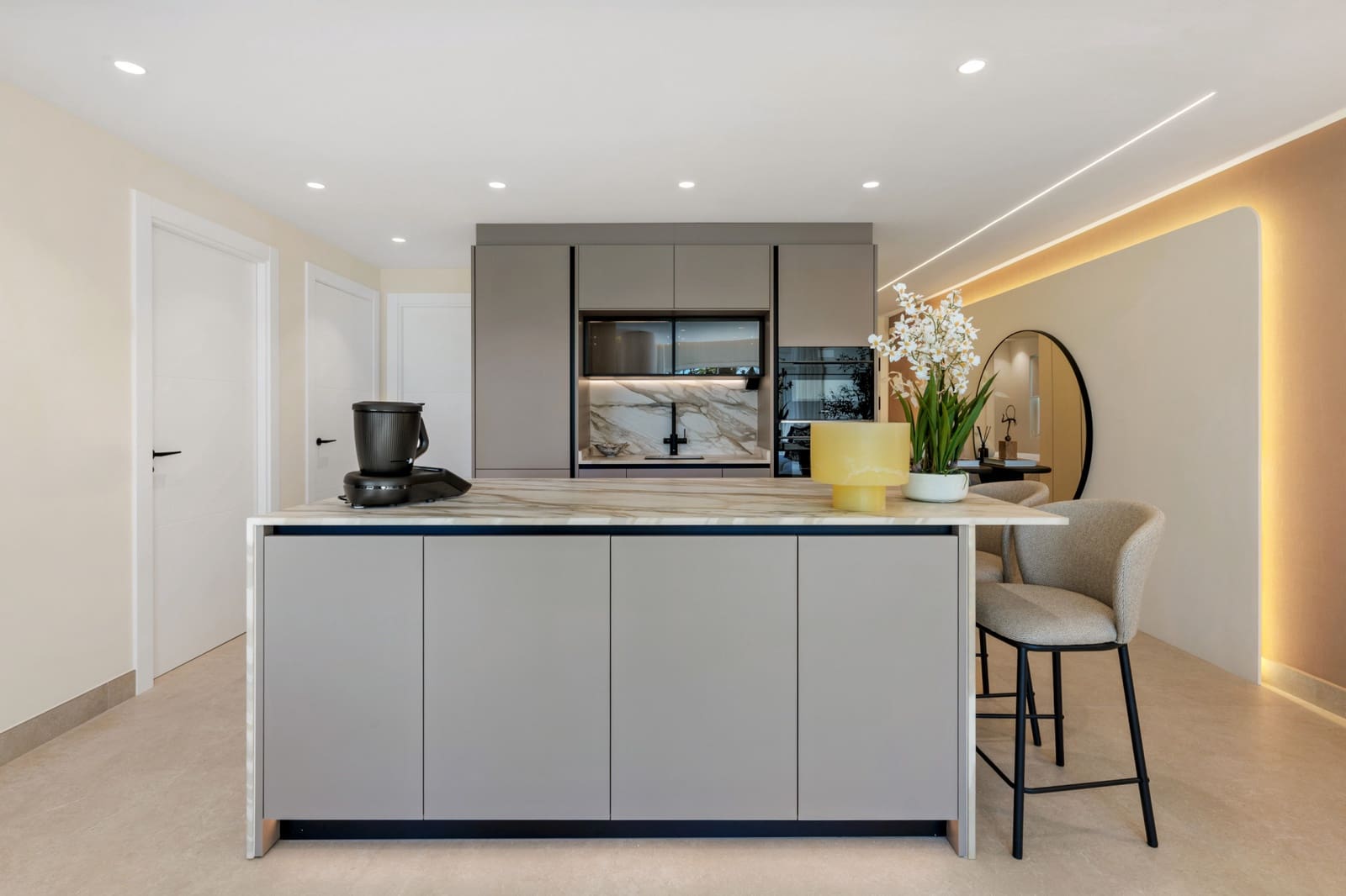 3 bedroom Apartment for sale in Marbella with pool garage - € 1,495,000 (Ref: 9813245)