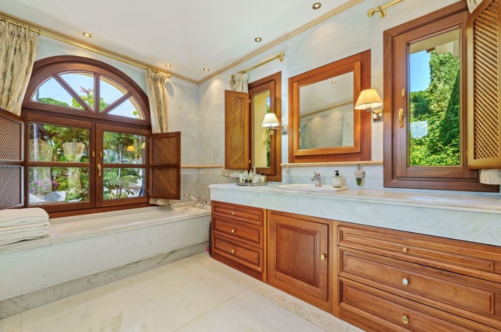 6 soveværelse Villa til salg i Marbella med swimmingpool garage - € 8.950.000 (Ref: 9813247)