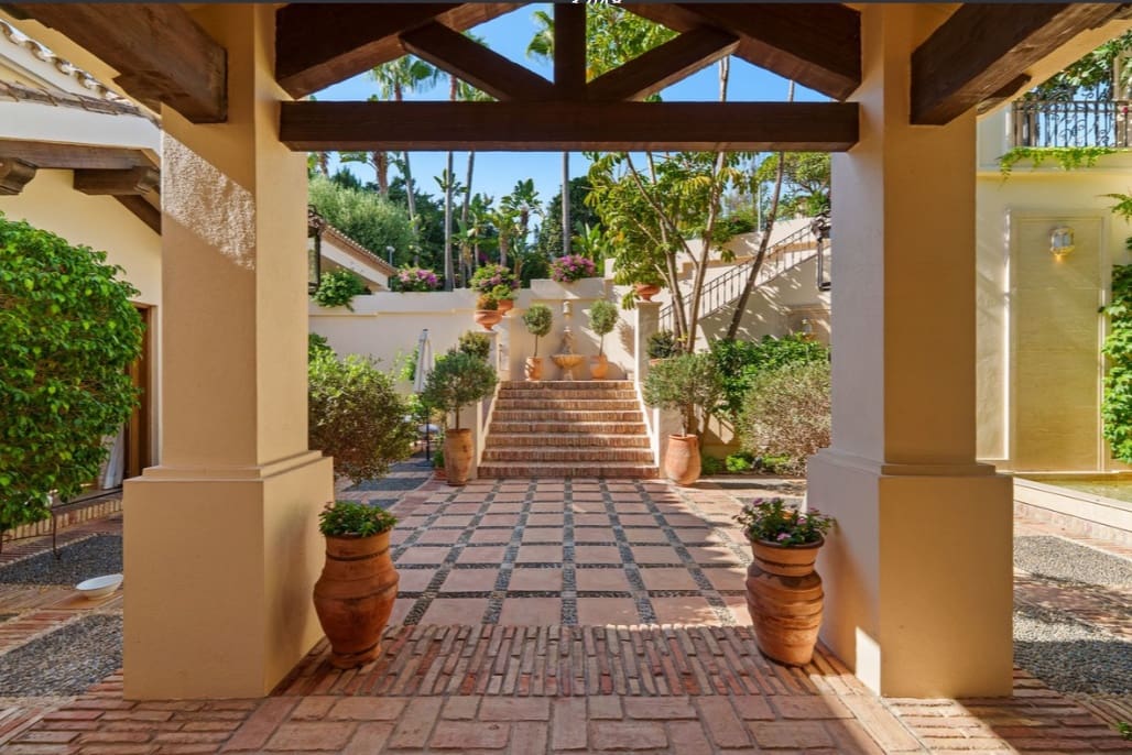 6 soveværelse Villa til salg i Marbella med swimmingpool garage - € 8.950.000 (Ref: 9813247)
