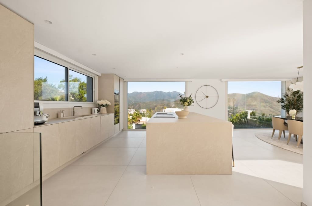 4 quarto Moradia para venda em Marbella com piscina garagem - 3 650 000 € (Ref: 9824681)