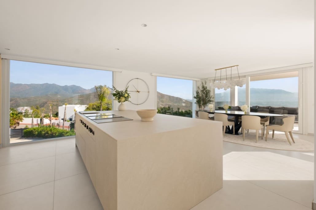 4 quarto Moradia para venda em Marbella com piscina garagem - 3 650 000 € (Ref: 9824681)
