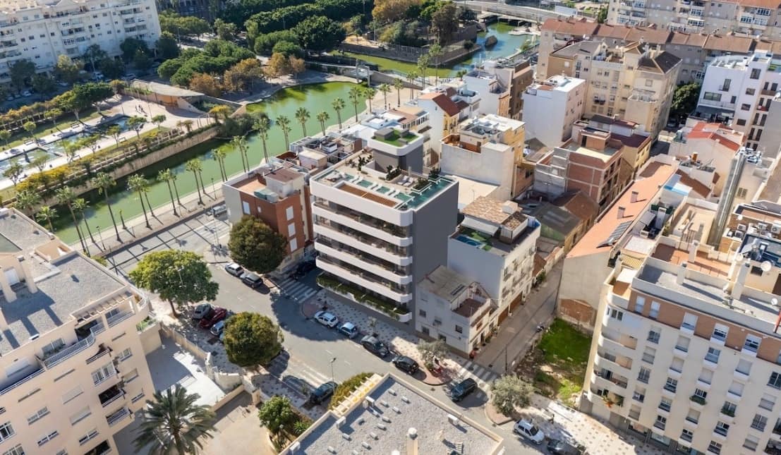 2 soveværelse Lejlighed til salg i Malaga by med swimmingpool garage - € 560.000 (Ref: 9824682)
