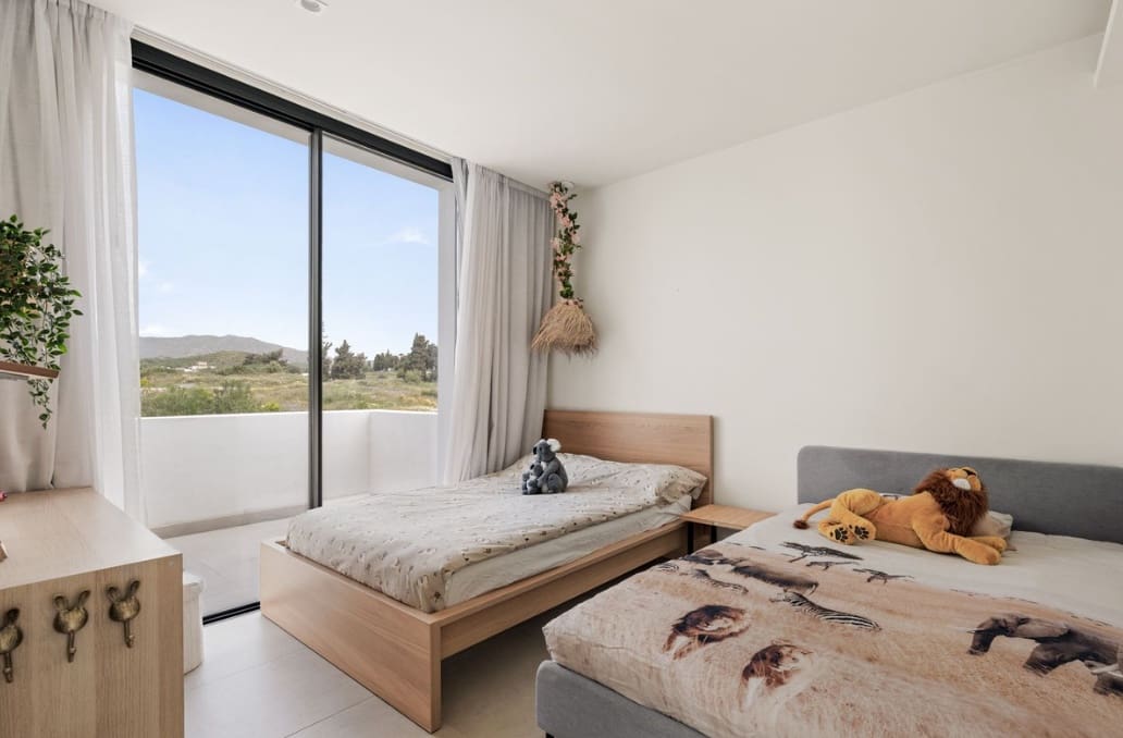 5 bedroom Villa for sale in Mijas Costa with pool garage - € 1,995,000 (Ref: 9824683)