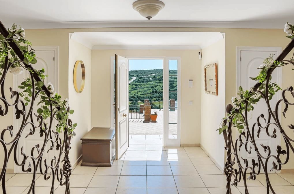 4 quarto Moradia para venda em Estepona com piscina garagem - 1 500 000 € (Ref: 9824684)