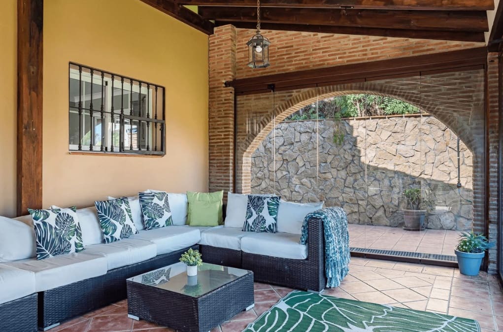 4 quarto Moradia para venda em Estepona com piscina garagem - 1 500 000 € (Ref: 9824684)