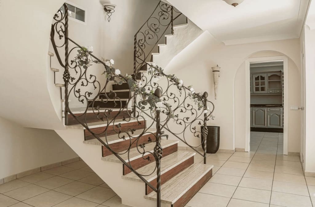 4 quarto Moradia para venda em Estepona com piscina garagem - 1 500 000 € (Ref: 9824684)