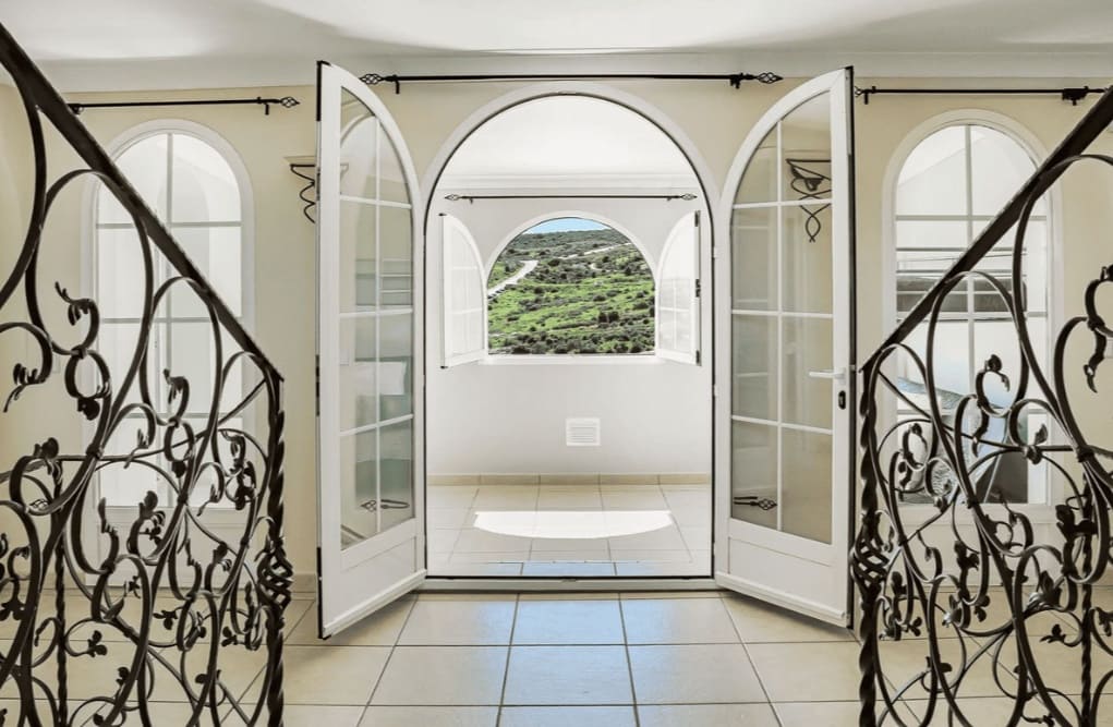 4 quarto Moradia para venda em Estepona com piscina garagem - 1 500 000 € (Ref: 9824684)