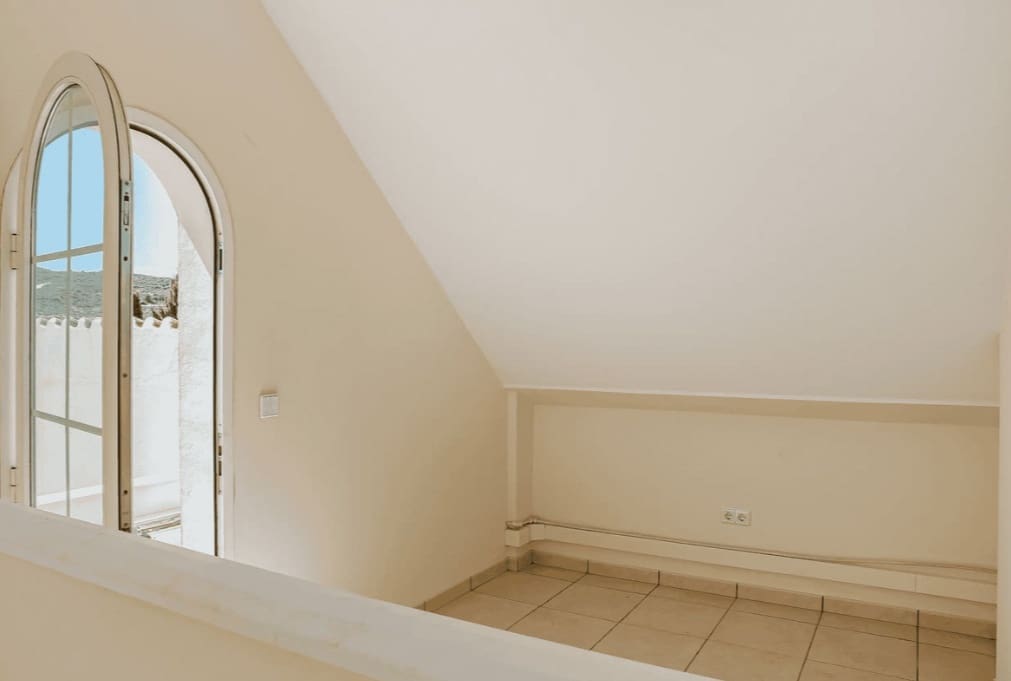 4 quarto Moradia para venda em Estepona com piscina garagem - 1 500 000 € (Ref: 9824684)