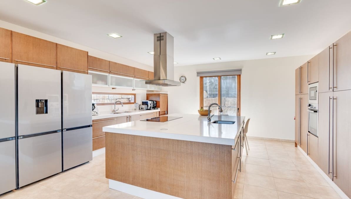 5 bedroom Villa for sale in Mijas Costa with pool garage - € 1,890,000 (Ref: 9824685)