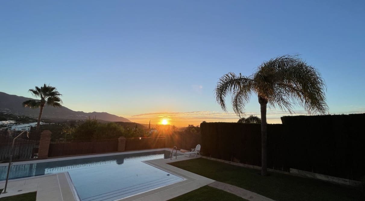 5 bedroom Villa for sale in Mijas Costa with pool garage - € 1,890,000 (Ref: 9824685)
