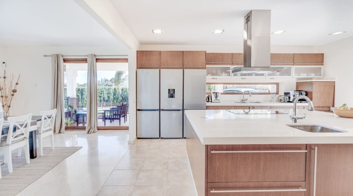 5 bedroom Villa for sale in Mijas Costa with pool garage - € 1,890,000 (Ref: 9824685)