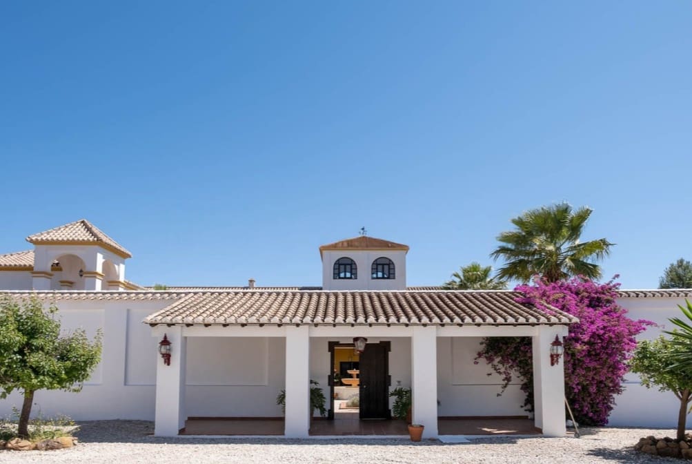 13 soverom Villa til salgs i Almogia med svømmebasseng garasje - € 2 200 000 (Ref: 9824688)