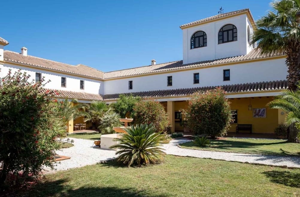 13 soverom Villa til salgs i Almogia med svømmebasseng garasje - € 2 200 000 (Ref: 9824688)