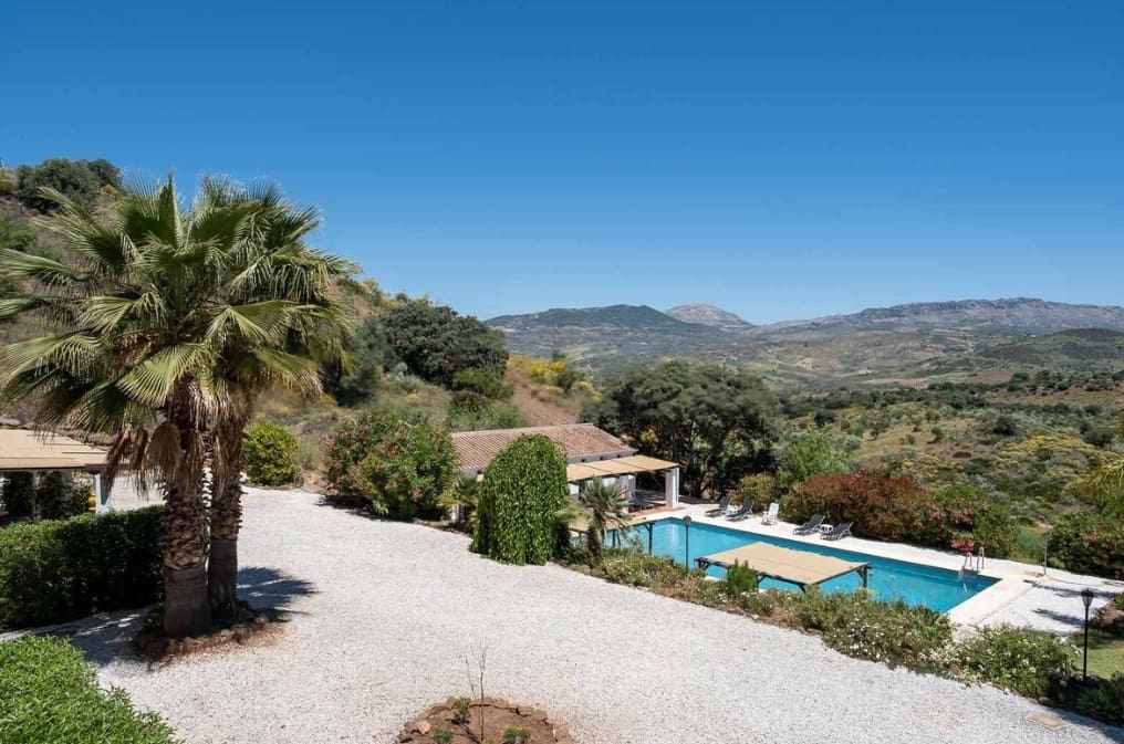 13 soverom Villa til salgs i Almogia med svømmebasseng garasje - € 2 200 000 (Ref: 9824688)