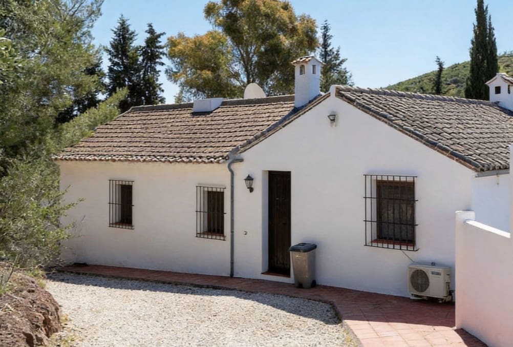 13 soverom Villa til salgs i Almogia med svømmebasseng garasje - € 2 200 000 (Ref: 9824688)