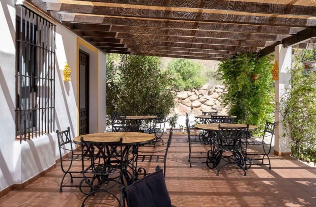 13 soverom Villa til salgs i Almogia med svømmebasseng garasje - € 2 200 000 (Ref: 9824688)