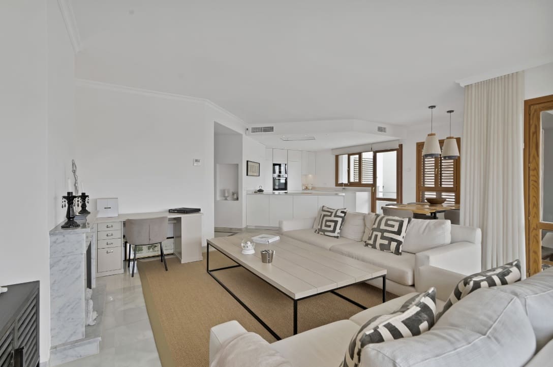 2 slaapkamer Appartement te koop in Marbella met zwembad garage - € 890.000 (Ref: 9824690)