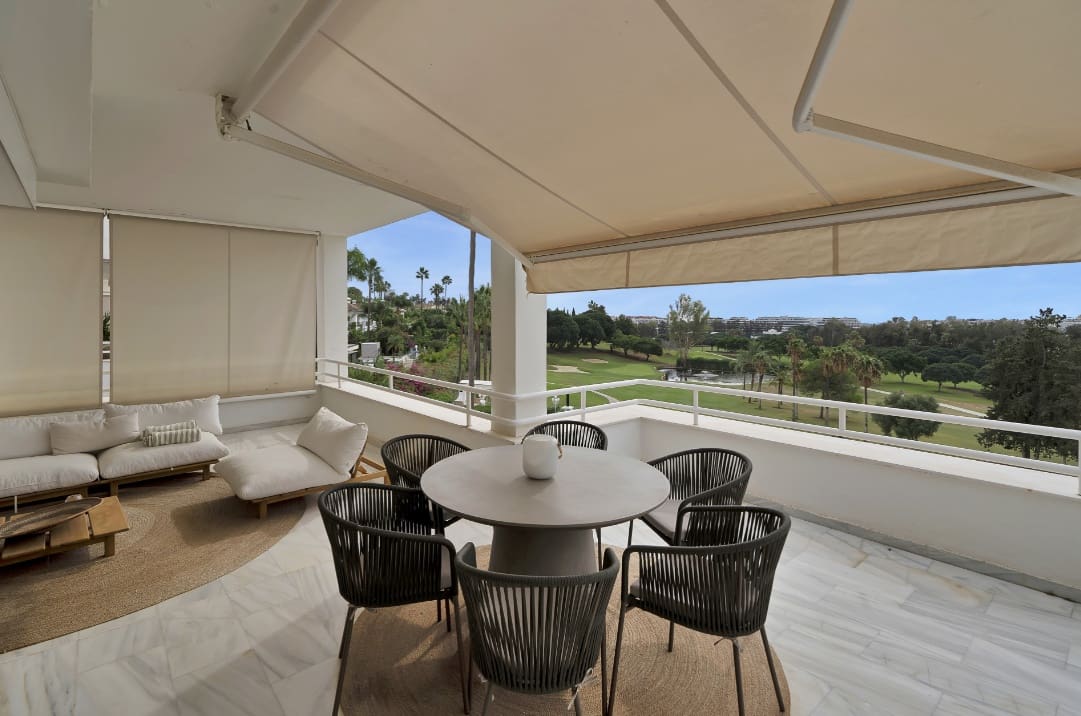 2 slaapkamer Appartement te koop in Marbella met zwembad garage - € 890.000 (Ref: 9824690)