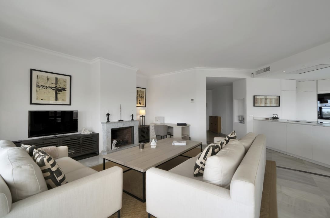 2 slaapkamer Appartement te koop in Marbella met zwembad garage - € 890.000 (Ref: 9824690)