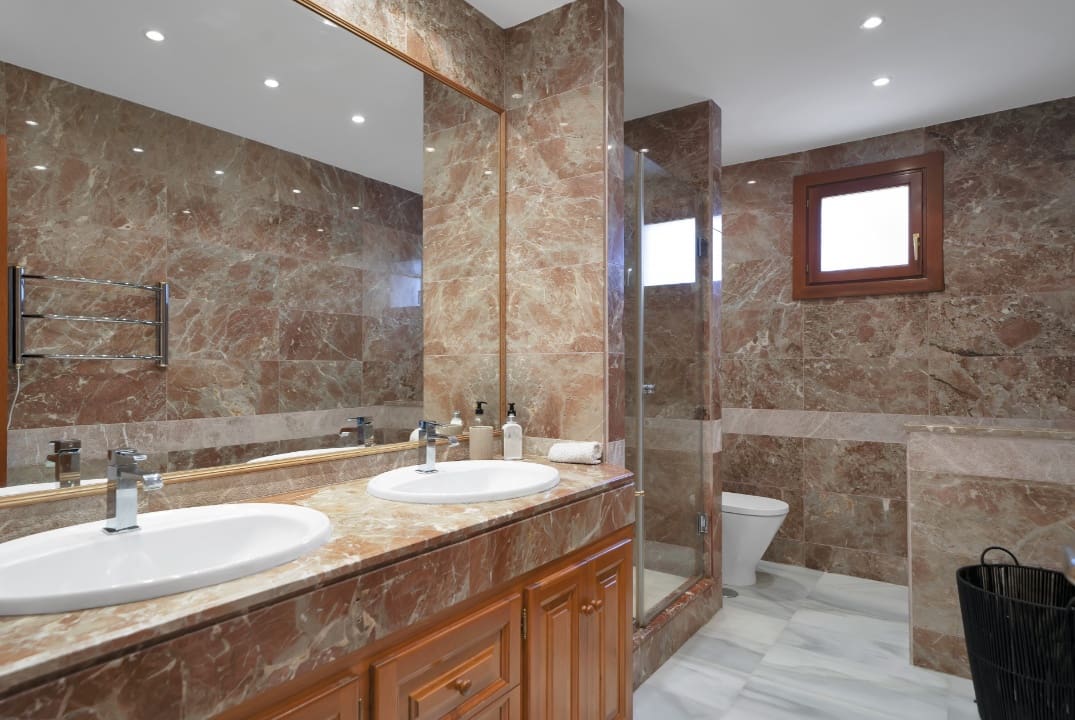 2 slaapkamer Appartement te koop in Marbella met zwembad garage - € 890.000 (Ref: 9824690)