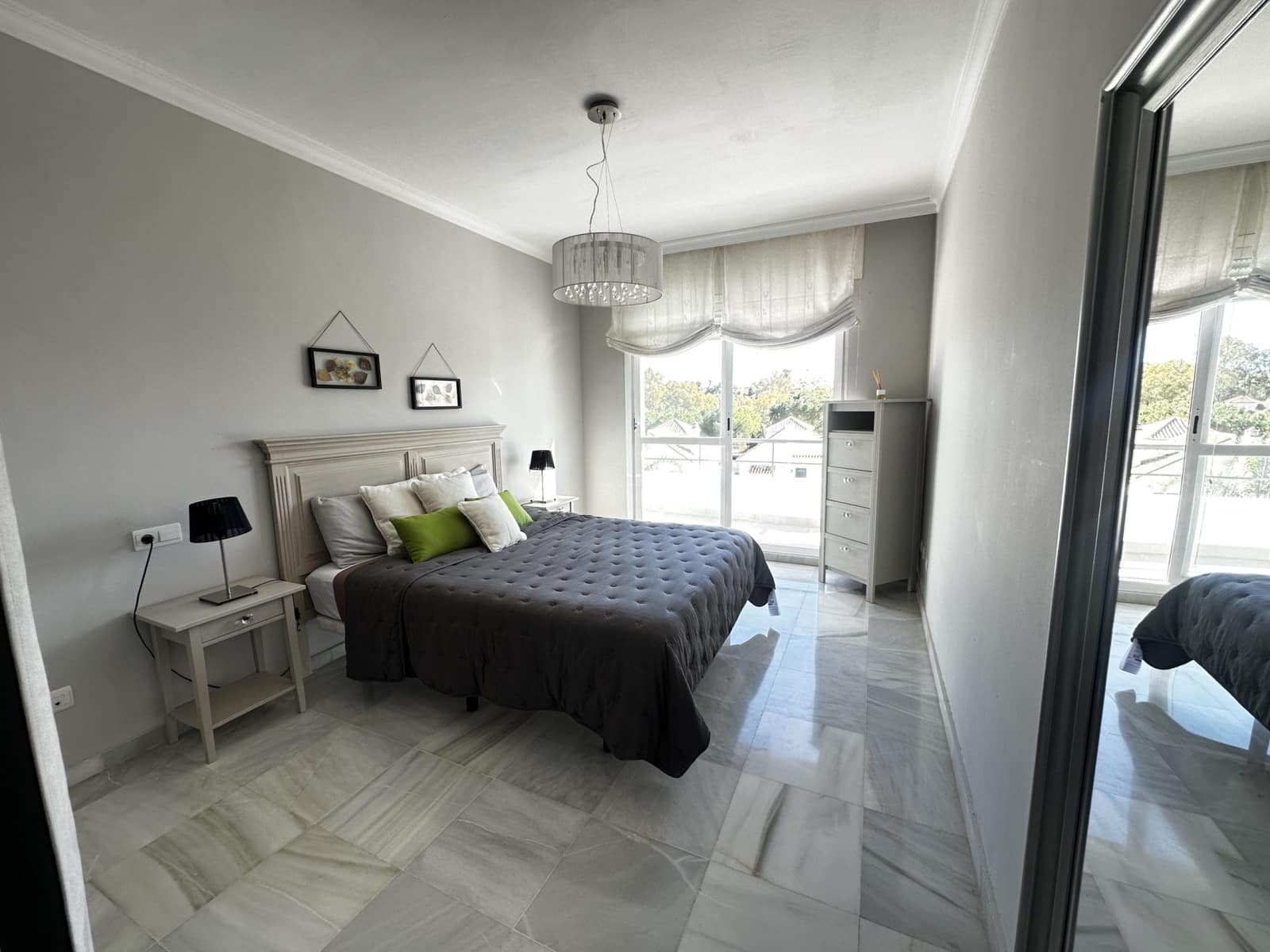 2 bedroom Apartment for sale in Marbella with pool garage - € 460,000 (Ref: 9824693)