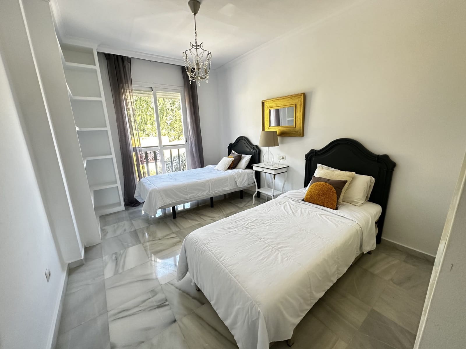 2 chambre Appartement à vendre à Marbella avec piscine garage - 460 000 € (Ref: 9824693)
