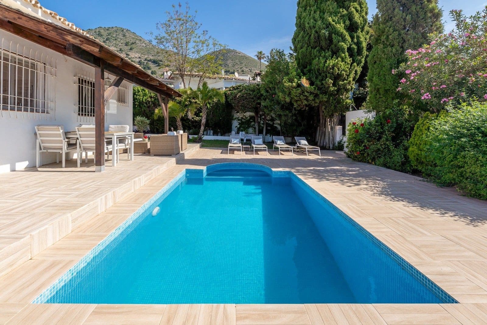 3 sypialnia Willa na sprzedaż w Benalmadena z basenem garażem - 799 999 € (Ref: 9830879)